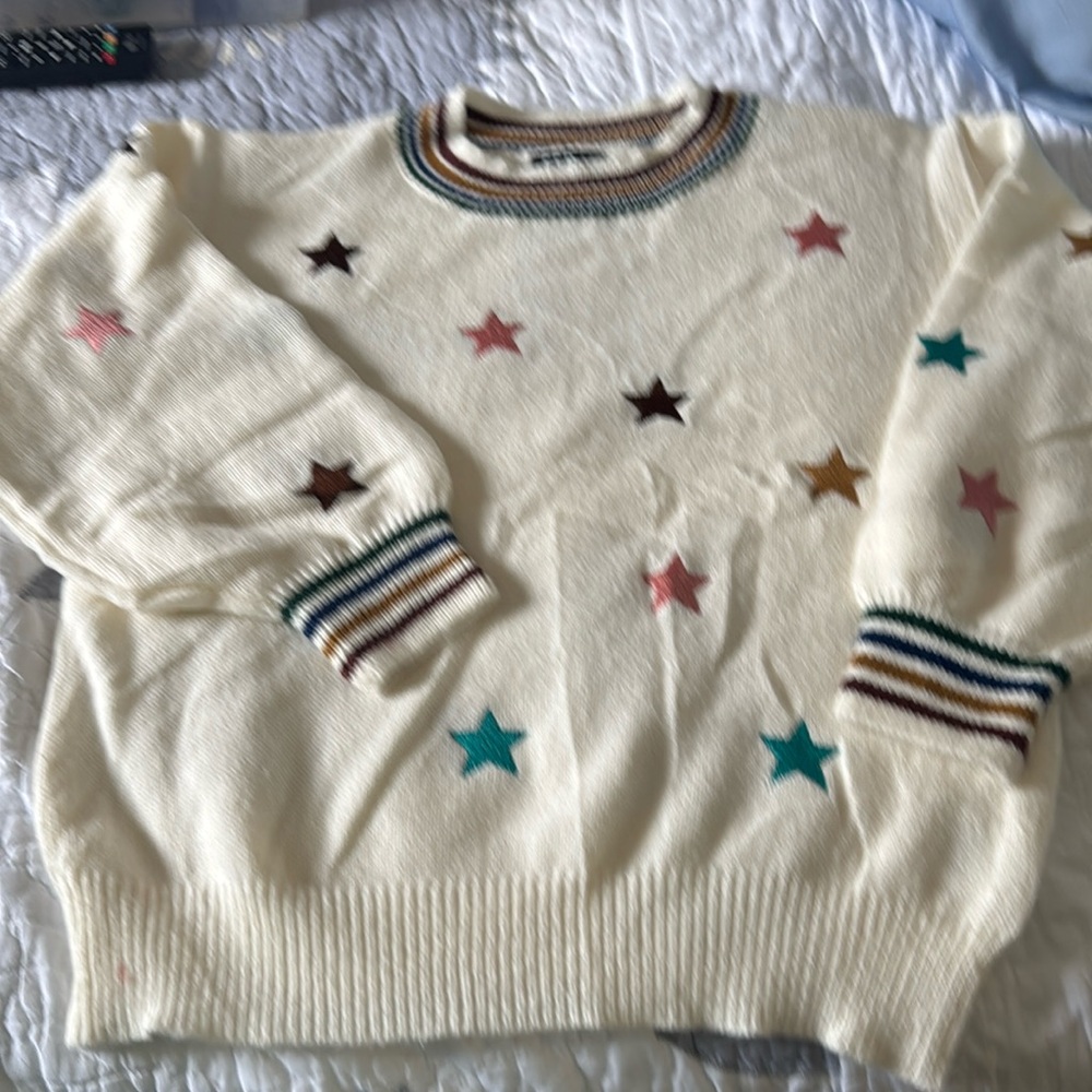 Ladies NWT’s Sweater! Very cute! Size:Small.